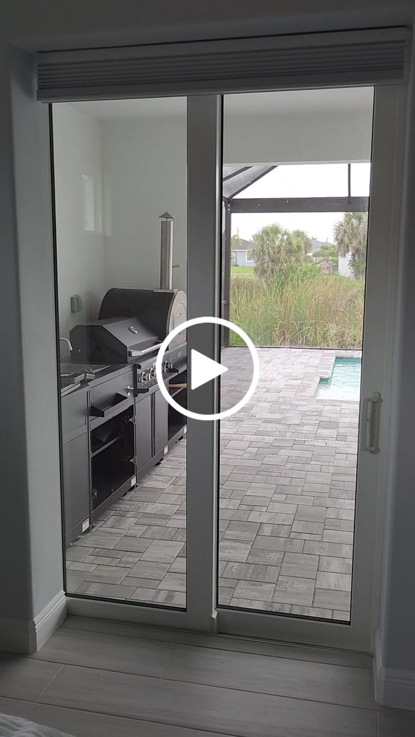Customer video review of SmartWings Motorized Blackout Cellular Shades Nowa