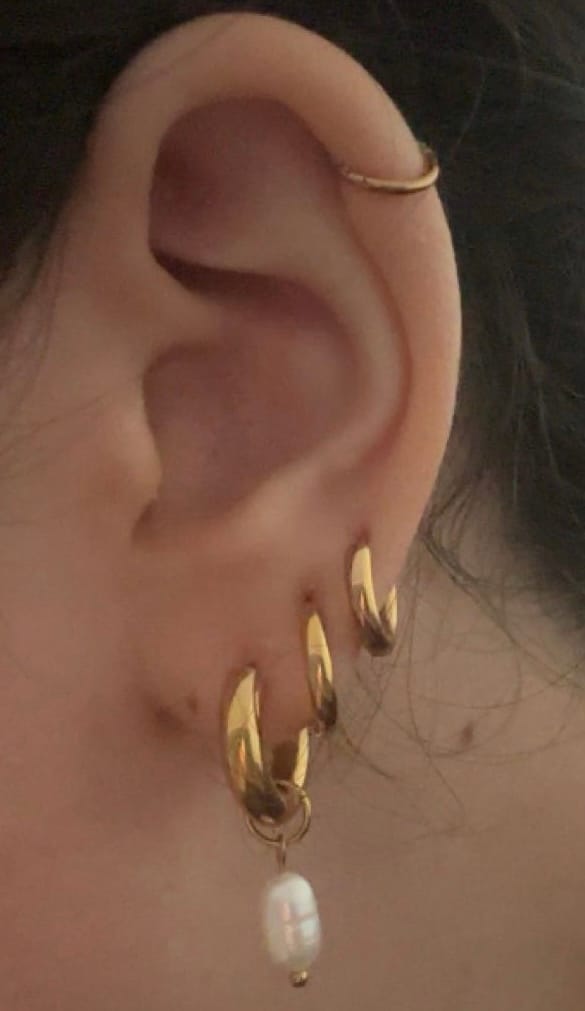 Customer photo review of Dangling Pearl Ohrringe | 18K vergoldet