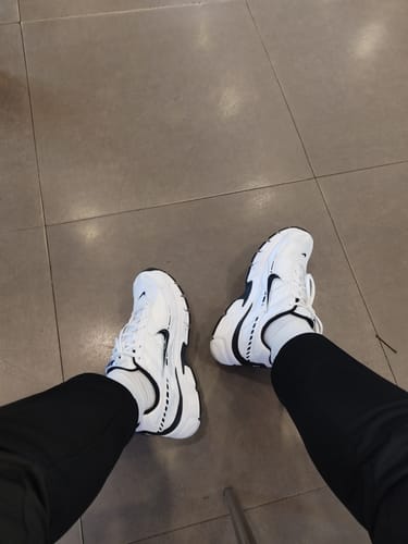 Customer photo review of Nike Men's Initiator Running Shoes