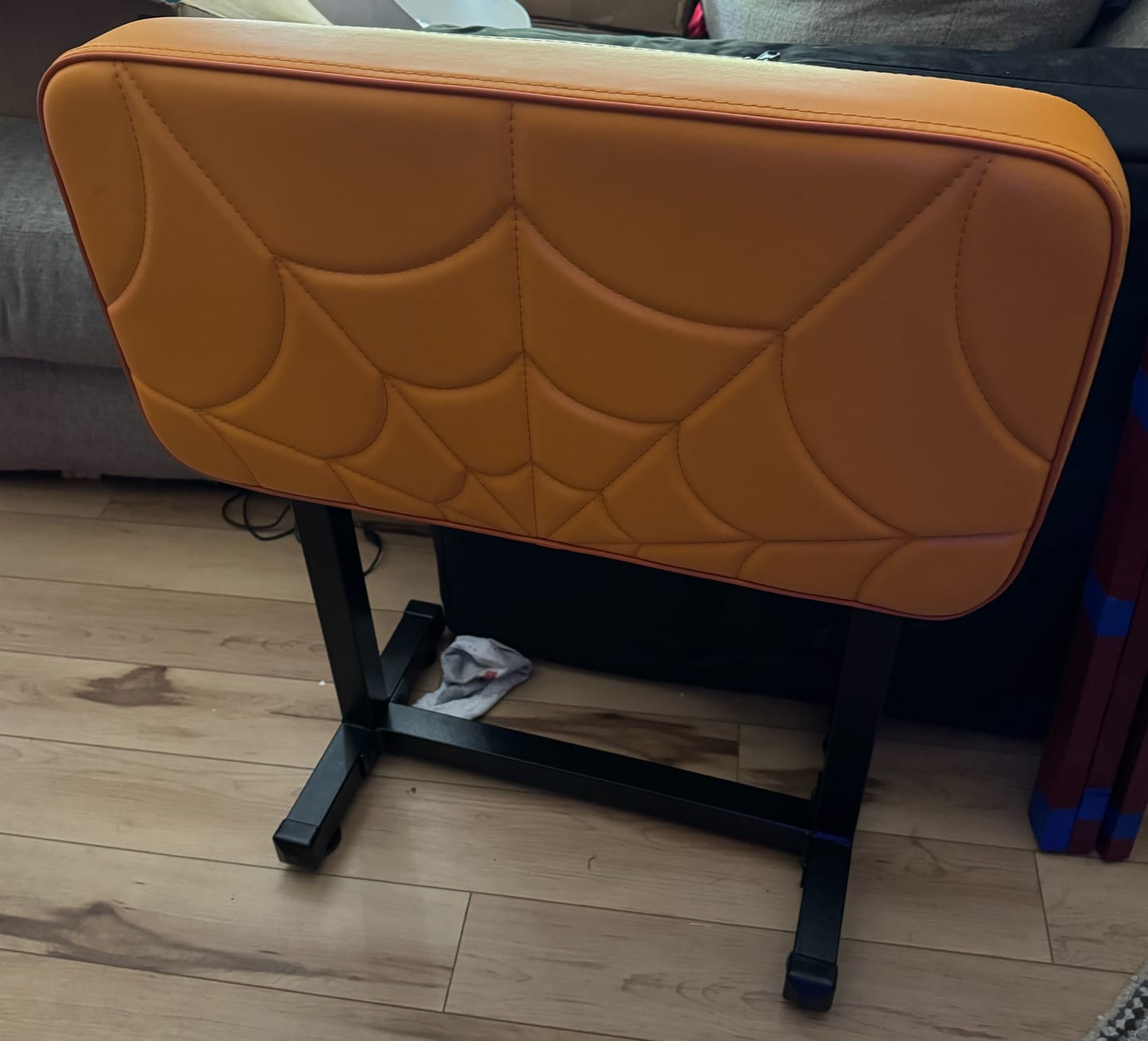 Customer photo review of Original Tattoo Armrest XXL FAT BOY - pillow size 70x37cm