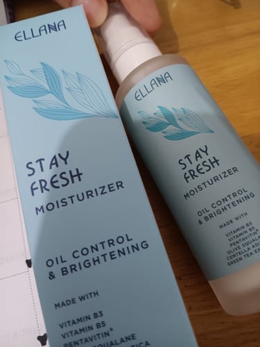Customer photo review of Stay Fresh Moisturizer Controls Oil and Brightens