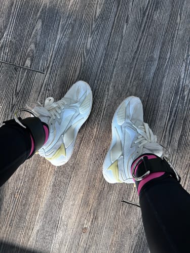 Customer photo review of Tobilleras de Patadas de Glúteos Pink