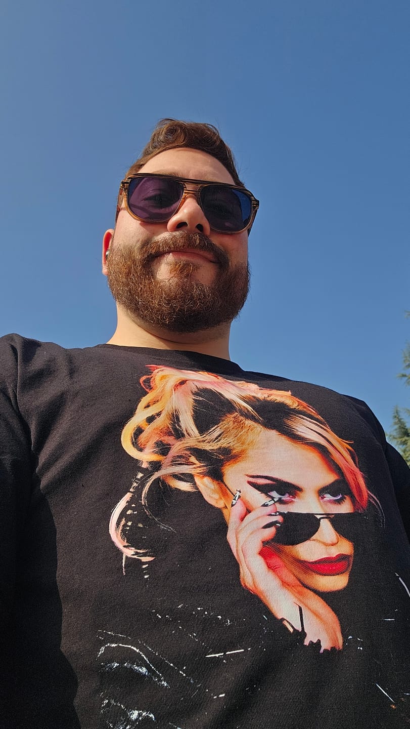 Customer photo review of Polera Lady Gaga Fierce