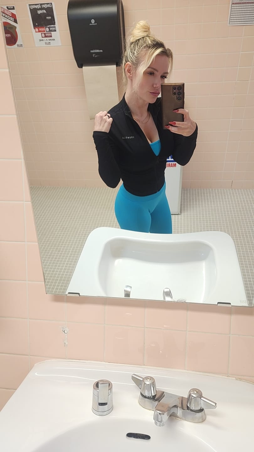 Customer photo review of W252 Curve hourglass Leggings