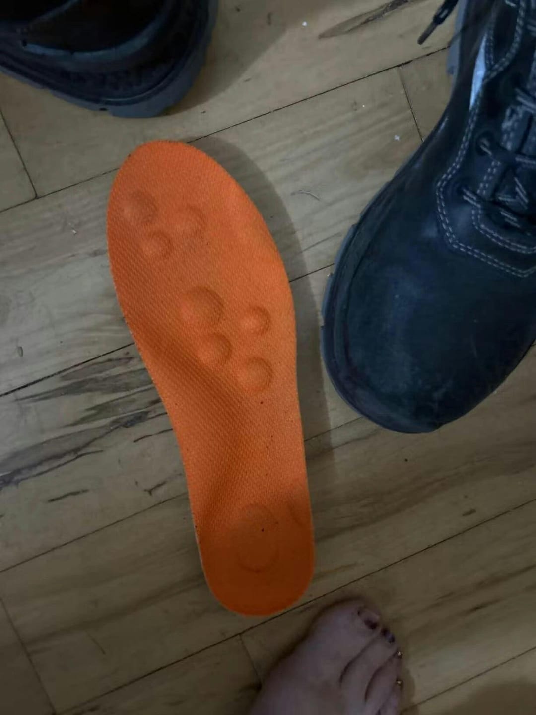 Customer photo review of Semelles Orthopédiques - Marchez sans douleur, vivez pleinement