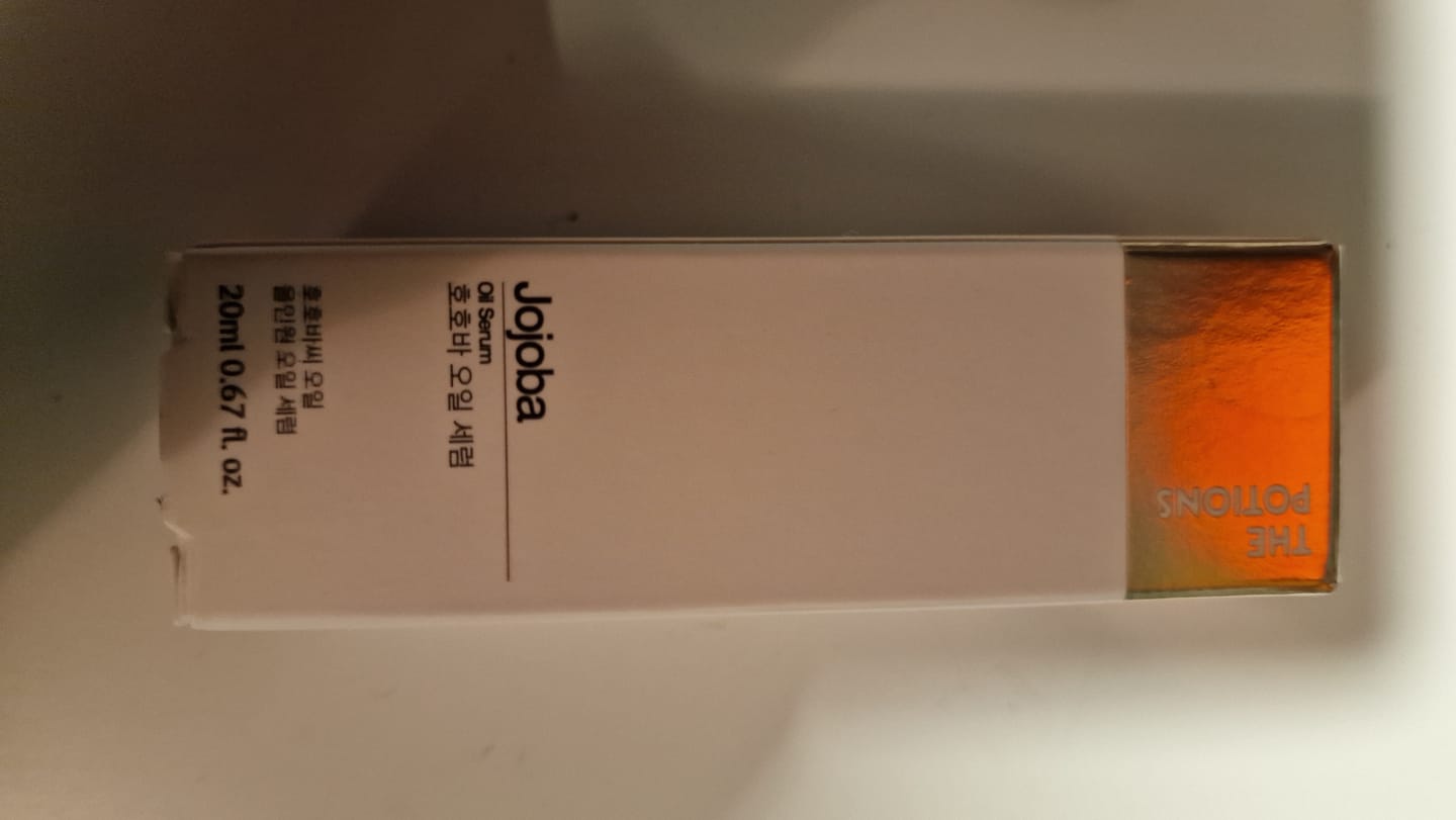 Customer photo review of The Potions Jojoba oil serum (20ml) - Minsker porer, gir glød og beroliger sensitiv og irritert hud.