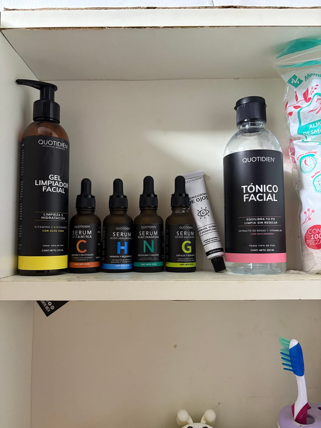 Customer photo review of Kit Piel Deslumbrante (47% OFF) - Limpiador + Tónico + Serum Vitamina C + Serum Niacinamida + Serum Ácido Glicólico + Serum Ácido Hialurónico + Contorno de Ojos