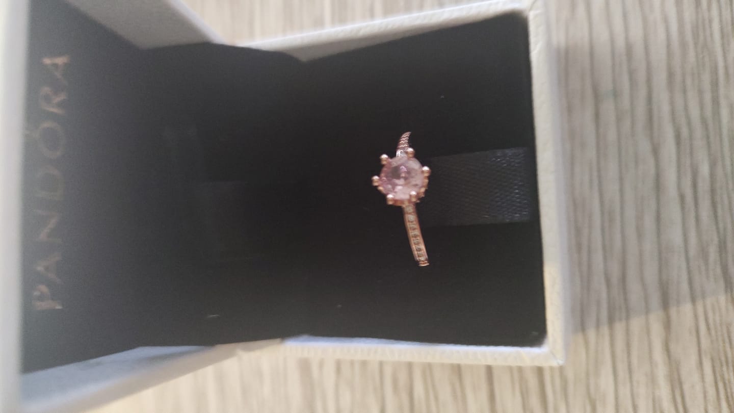Customer photo review of ANILLO COMPROMISO CORONA ROSA BRILLANTE PANDORA