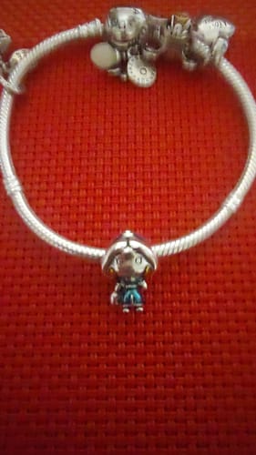 Customer photo review of CHARMS PANDORA JAZMIN PRINCESAS DISNEY