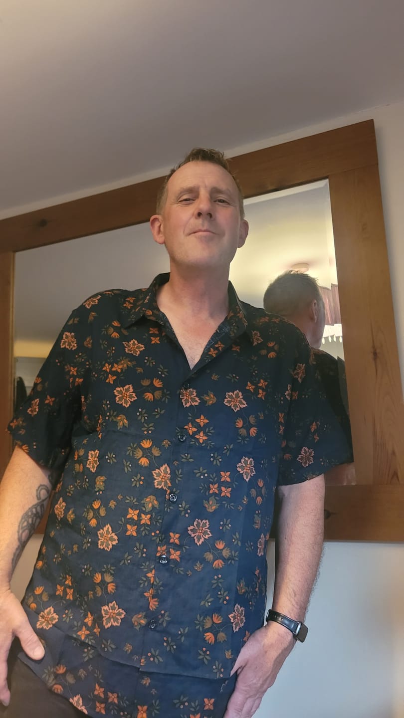 Customer photo review of Men's Retro Holiday Summer Vintage Button Up Vacation Beach Short Sleeve Shirt