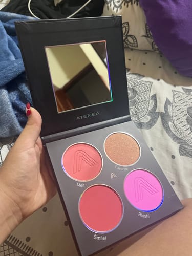 Customer photo review of PALETA DE RUBORES GLAMBLACK