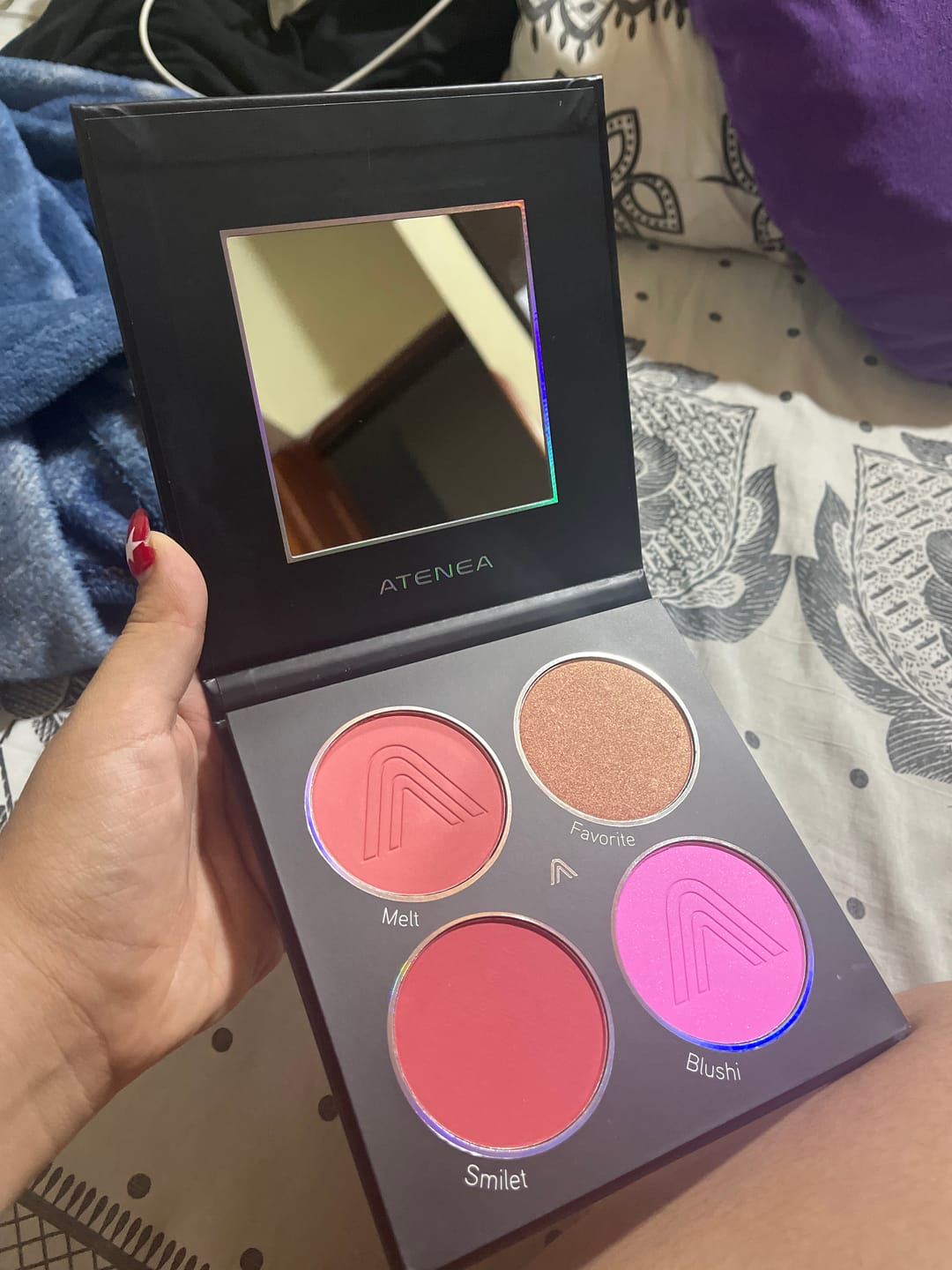 Customer photo review of PALETA DE RUBORES GLAMBLACK