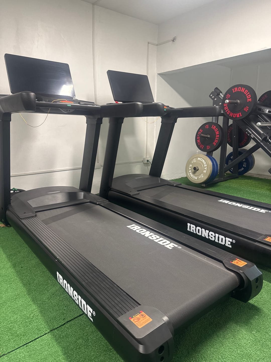 Customer photo review of Trotadora Comercial IRONSIDE Luxury