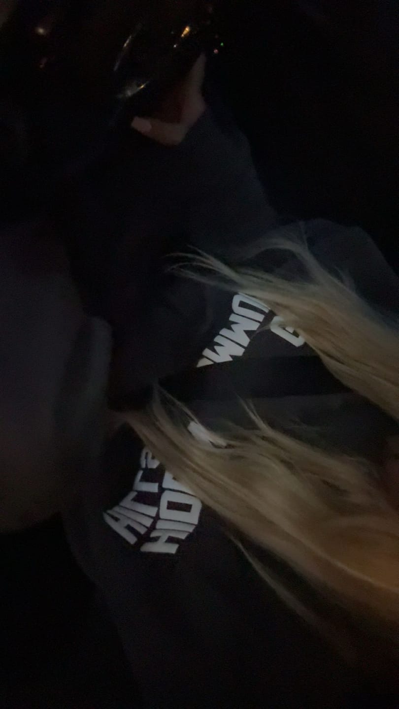 Customer photo review of GATED COMMUNITY SWEATPANTS DARK GREY