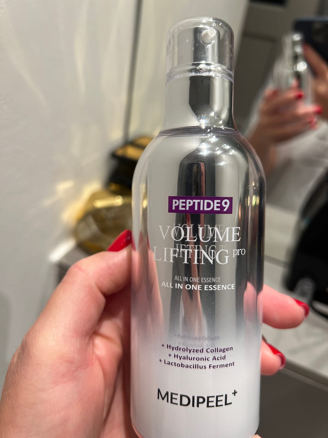 Customer photo review of Skābekļa liftinga esence ar peptīdiem Medi-Peel Peptide 9 Volume Lifting All In One Essence PRO