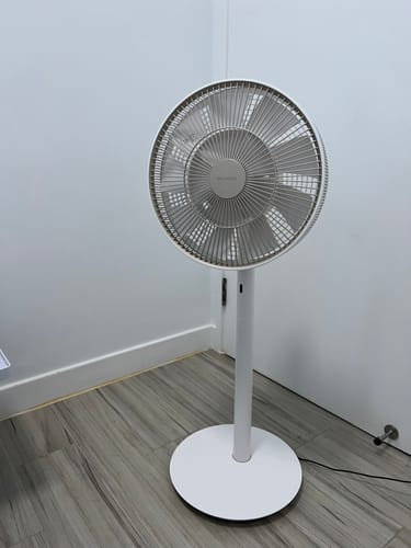 顧客對BALMUDA The Greenfan 日本製靜音電風扇 限量色 - 白x金 香港行貨 EGF-1788-WC的照片評價