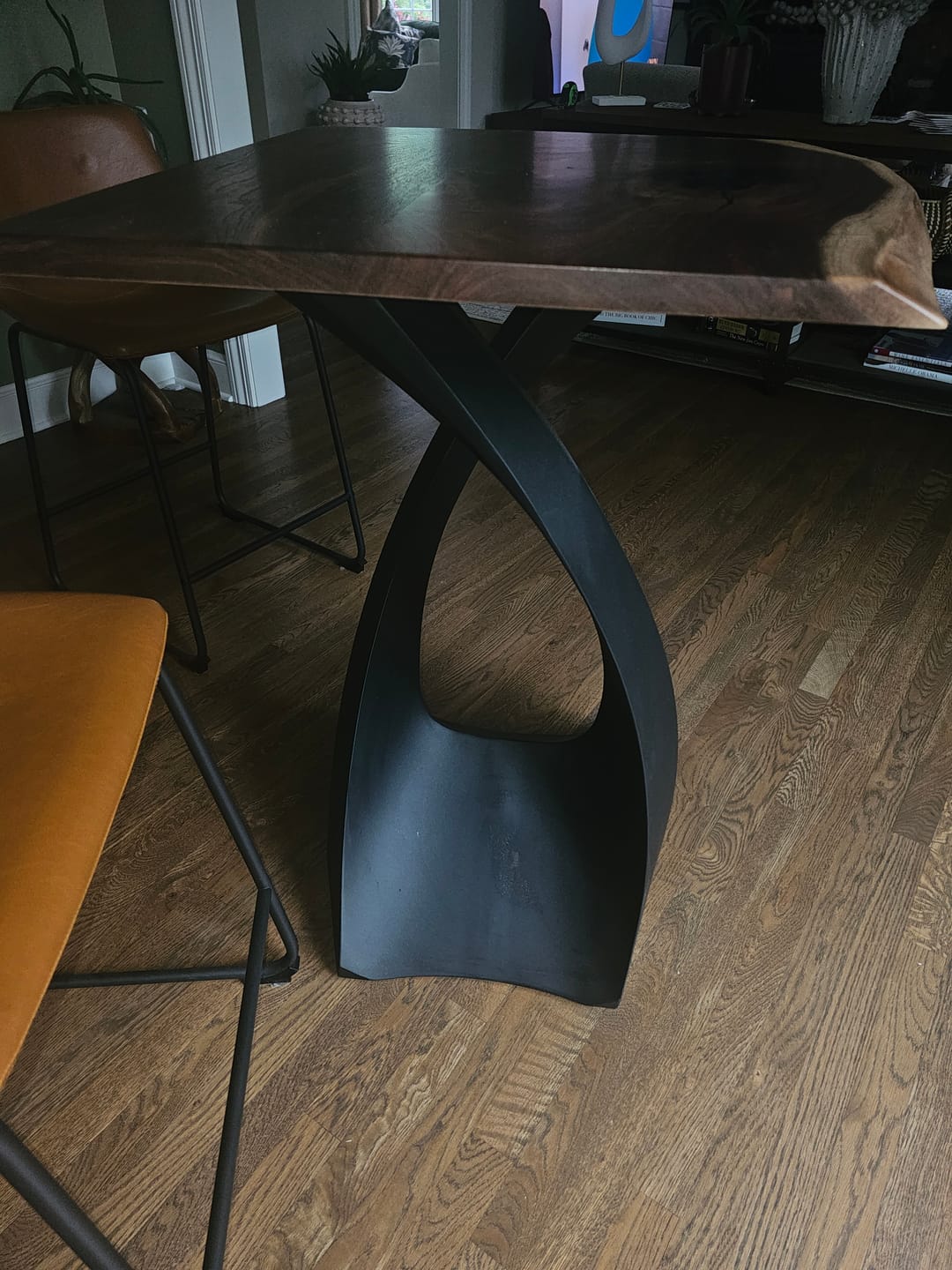 Customer photo review of Counter Table Base 614 Tulipe 34H Mid-Century Modern Style