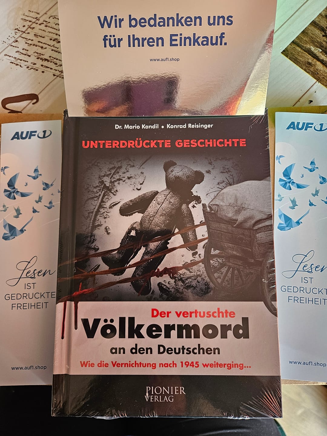Customer photo review of Der vertuschte Völkermord an den Deutschen
