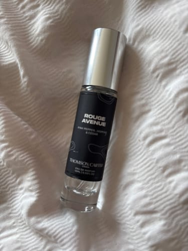 Customer photo review of Rouge Avenue | Eau de Parfum