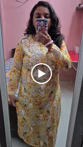 Customer video review of Inayah Yellow & Pink Mulmul Long Kurta