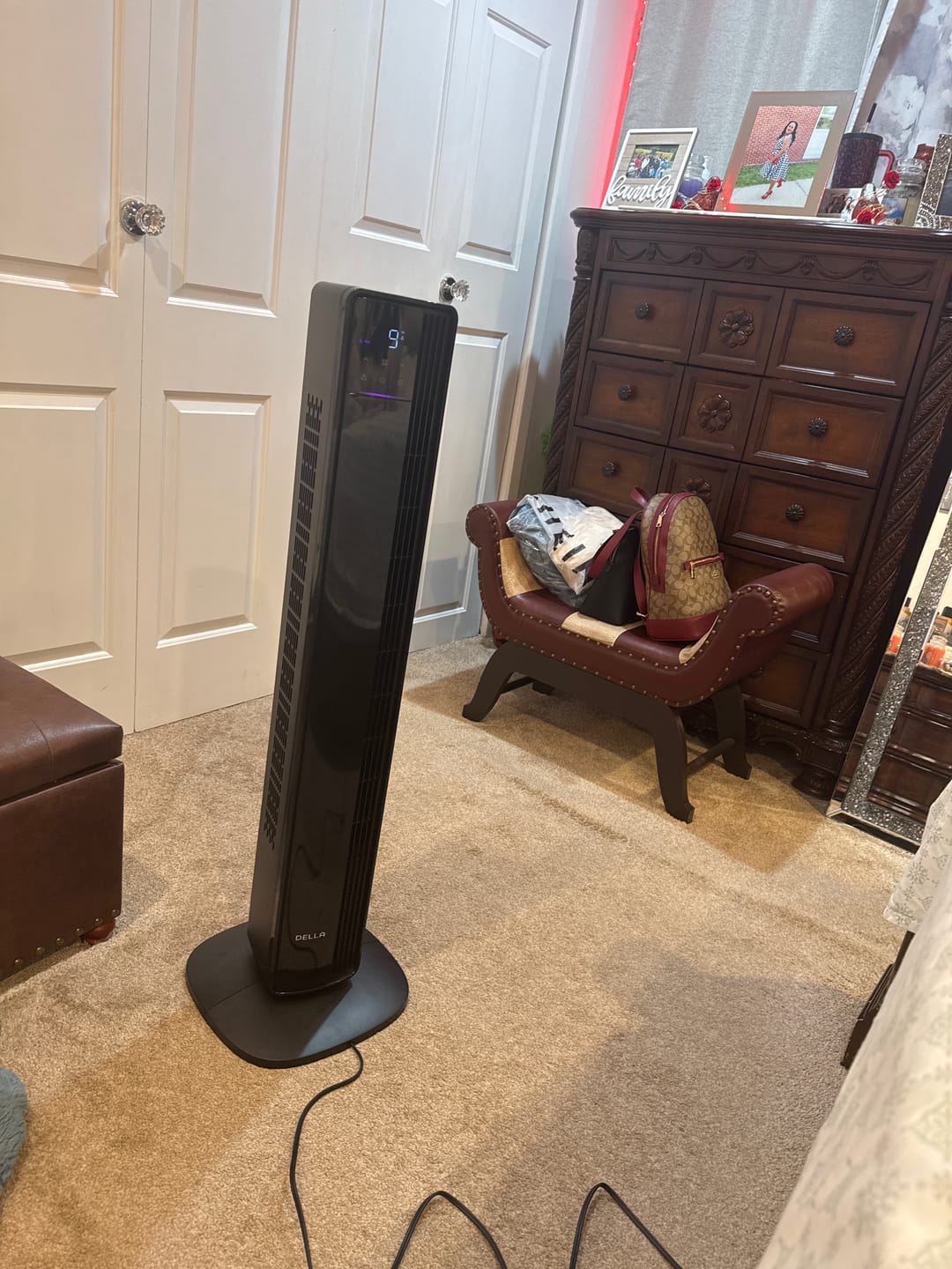 Customer photo review of DELLA 42" Ultra Quiet Smart Tower Fan with Voice/APP/Remote Control