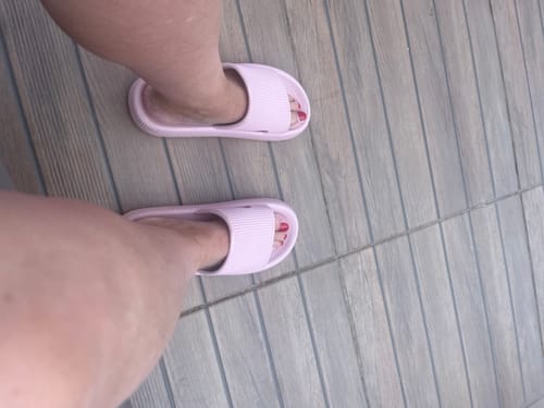 Customer photo review of HappyFlops