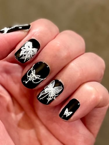 Customer photo review of Bowtifly Nail Art Sticker
