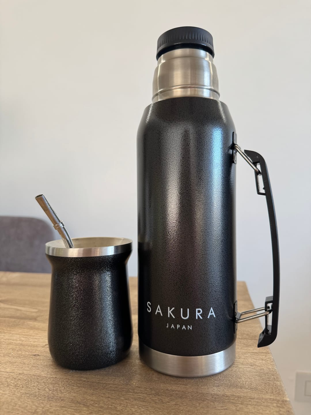 Customer photo review of Termo Sakura Clásico 1L De Acero Inoxidable Negro