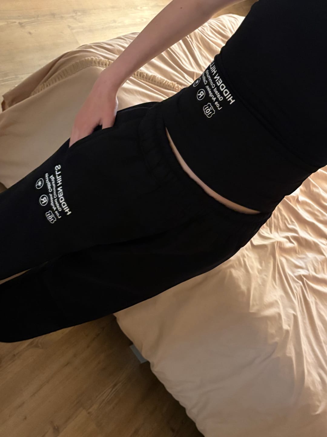 Avis client avec photo sur LABEL STRAIGHT LEG SWEATPANTS BLACK