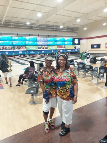 Customer photo review of Maxcorner Bowling Ball & Pins Graffiti Bowling Crew Multicolor Option Customized Name 3D Shirt (4 Colors)