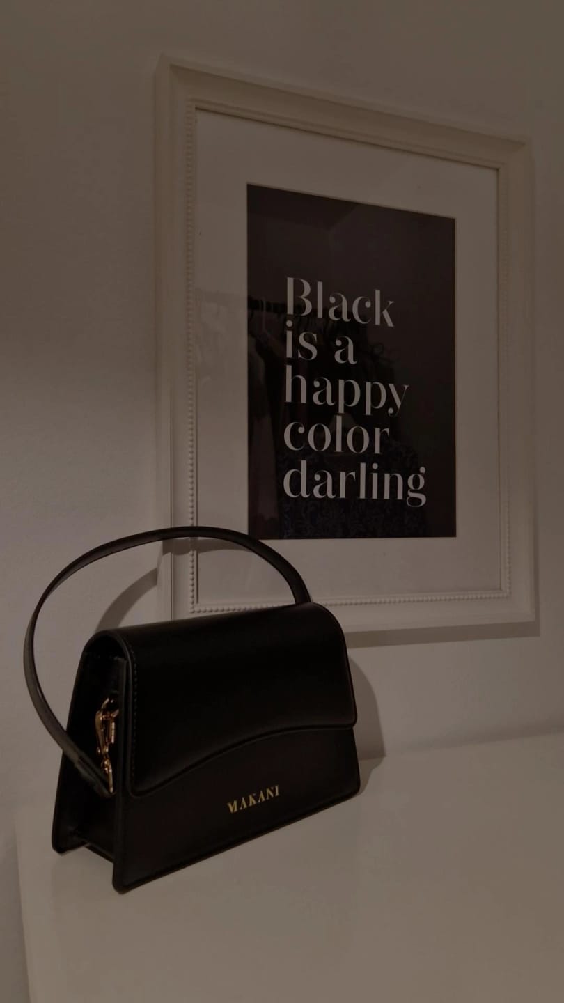 Customer photo review of MANA - BLACK
