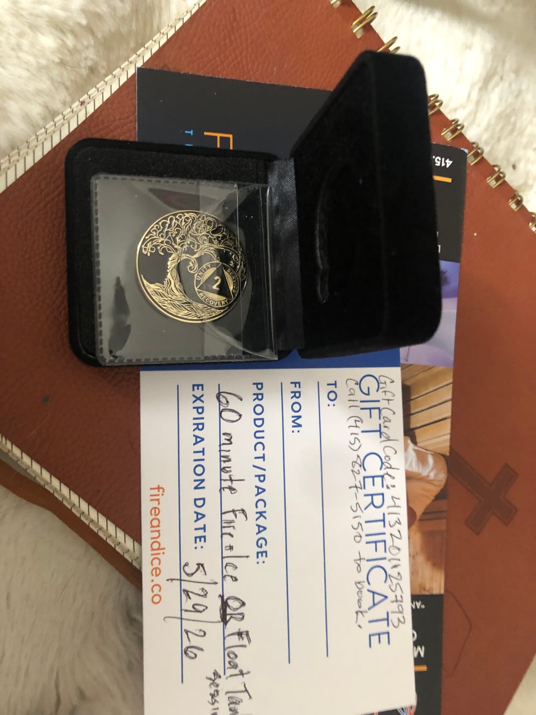 Customer photo review of 34mm Standard Size AA Medallion Velvet Box - Specialty Chip/Coin/Token Holder