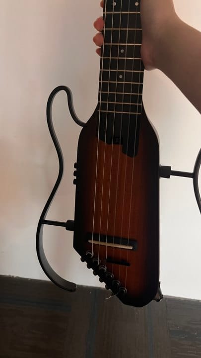Customer photo review of Guitares classiques à cordes en nylon Donner HUSH™ C