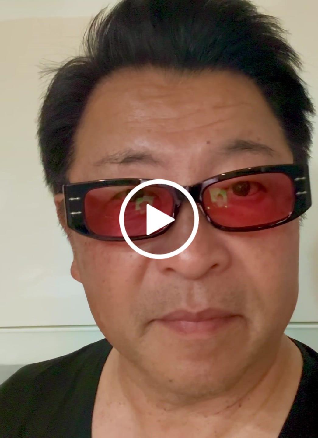Customer video review of Vogue