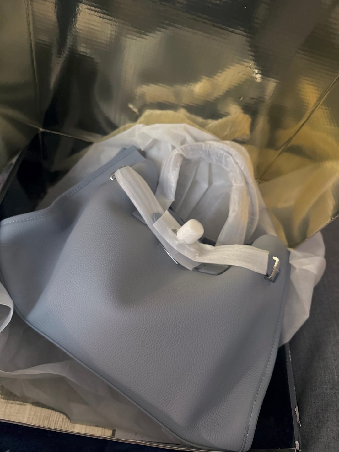 Customer photo review of Urban Luxe — Genuine Leather Power Tote. Women’s shoulder bag