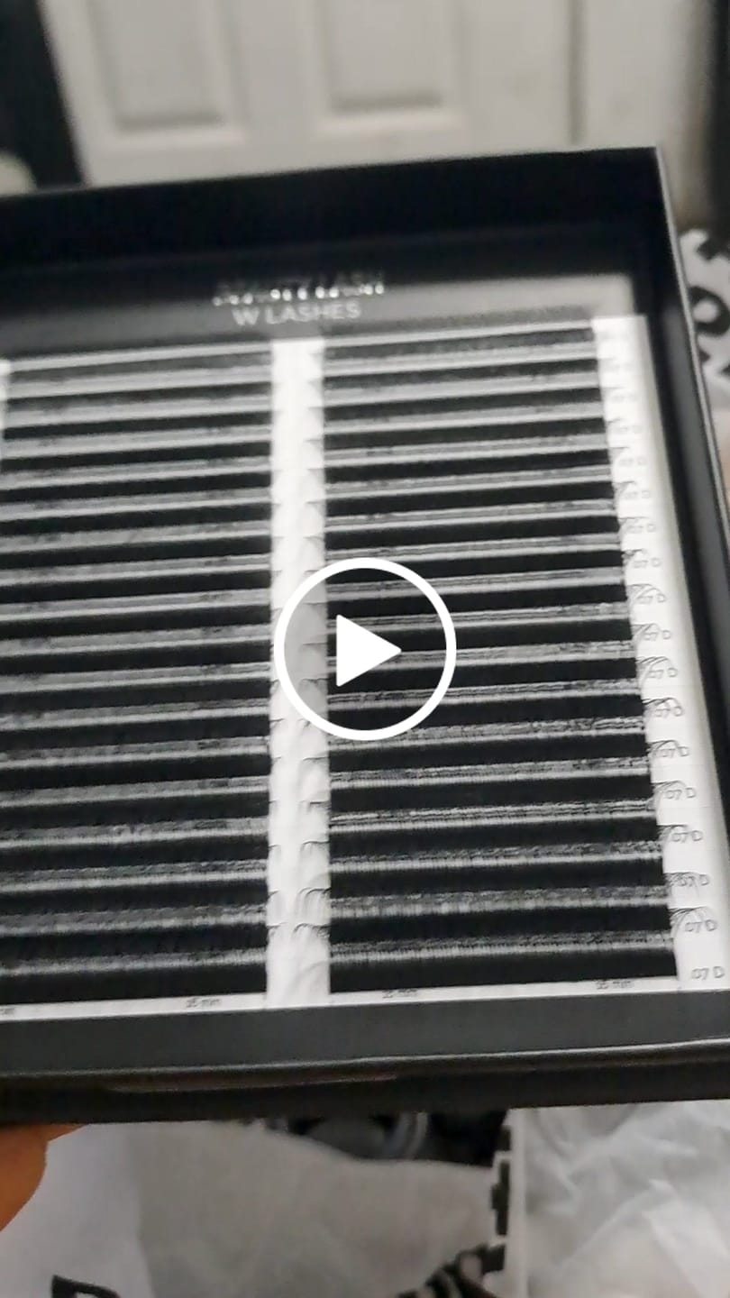 Customer video review of Mixed W Lashes (36 rows)