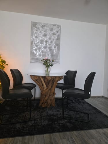 Customer photo review of Wurzelholz Esstisch IKAL inkl. Glasscheibe Ø 100 cm