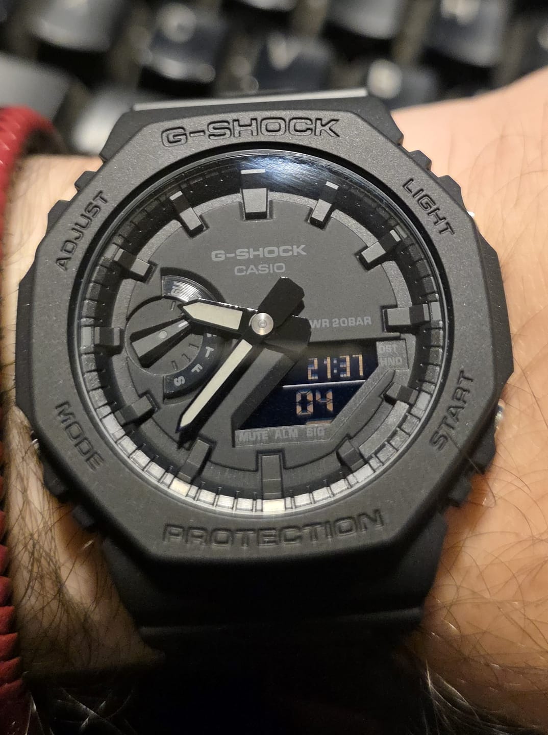 Customer photo review of Reloj Casio G-Shock Royal Oak "Casioak" GA-2100-1A1 Carbon Core Negro