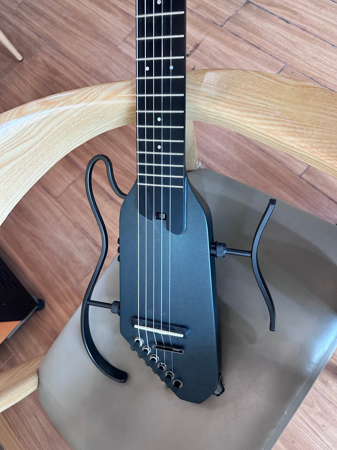 Customer photo review of Guitares classiques à cordes en nylon Donner HUSH™ C