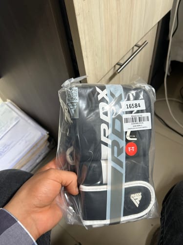 Customer photo review of Guantes de Entrenamiento para MMA y Grappling Kara F6