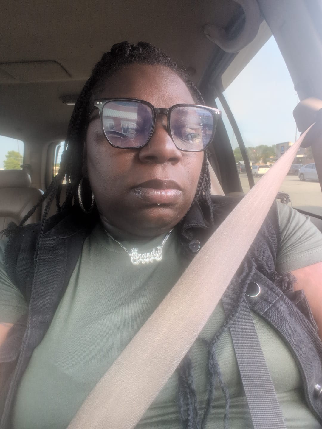 Customer photo review of Crown Double Plated Name Necklace "Savannah" with Cuban Chain