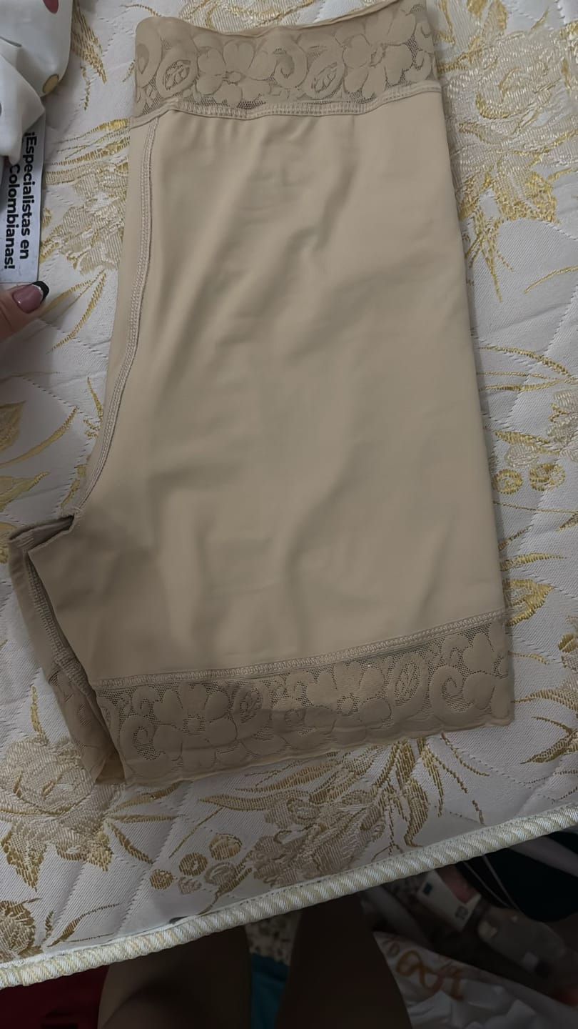 Customer photo review of FAJA SHORT SALOMÉ LEVANTA COLA COLOMBIANO EFECTO PUSH UP CON COSTURAS INVISIBLES