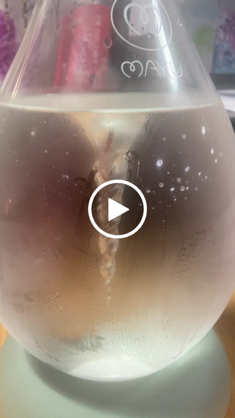 Customer video review of Swirl Structured Water Carafe