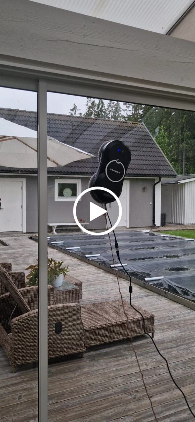 Customer video review of Fönsterputsrobot HCR-10 med sprayfunktion