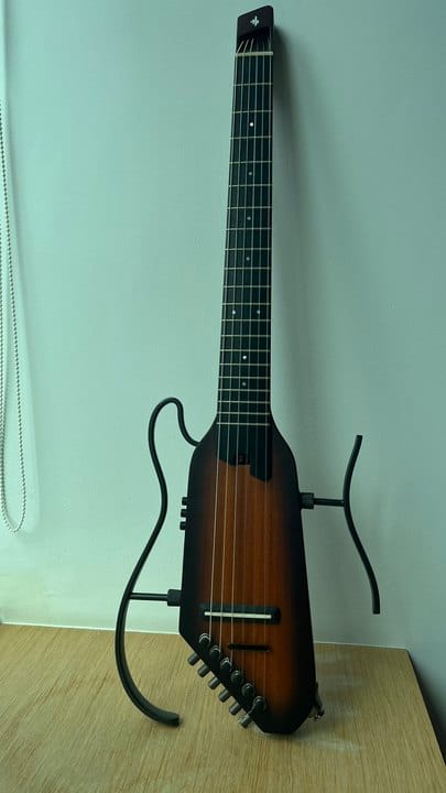 Customer photo review of Guitares classiques à cordes en nylon Donner HUSH™ C