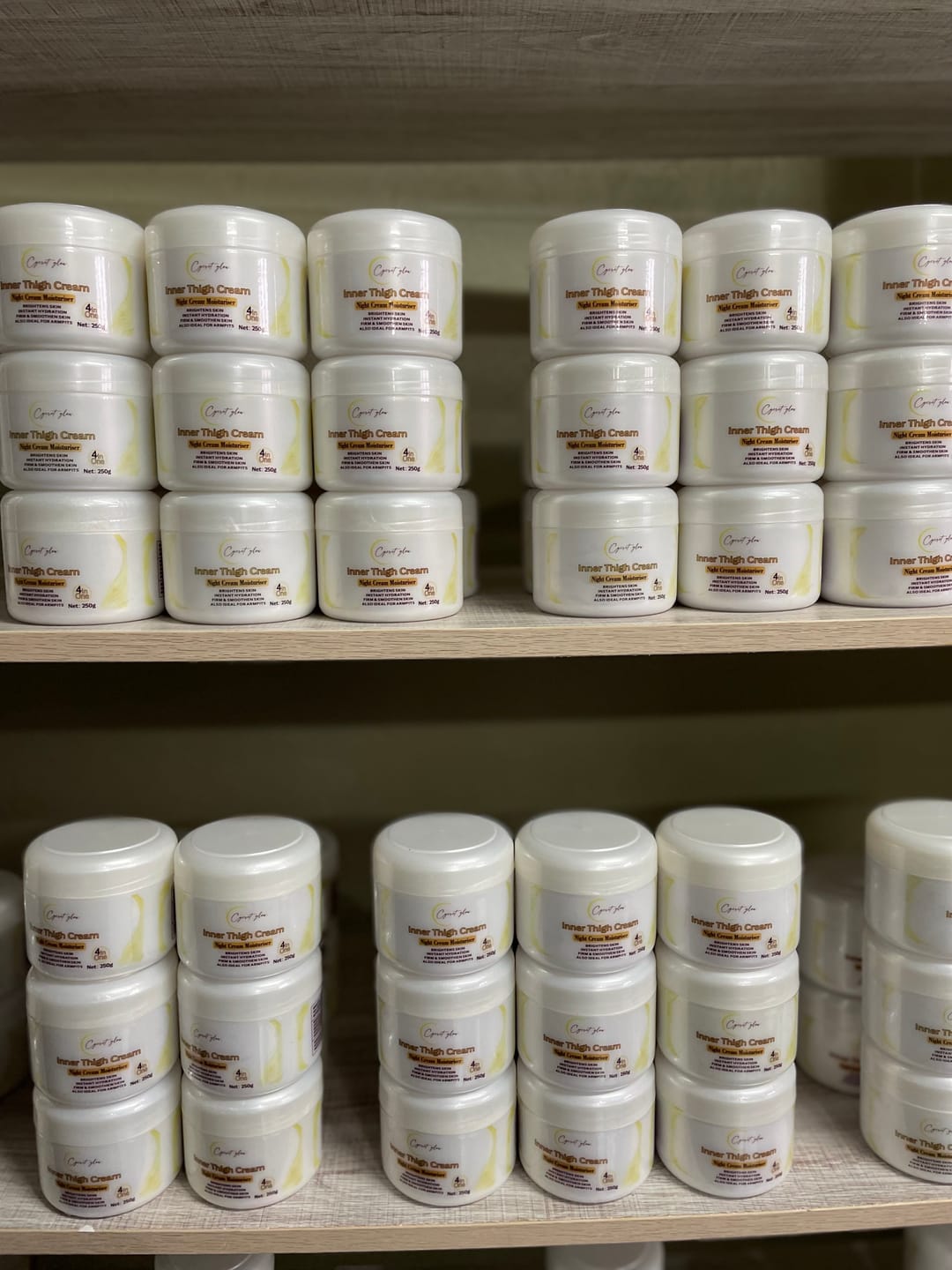 Customer photo review of 250 g Euro Jar with Lid - Pearl White