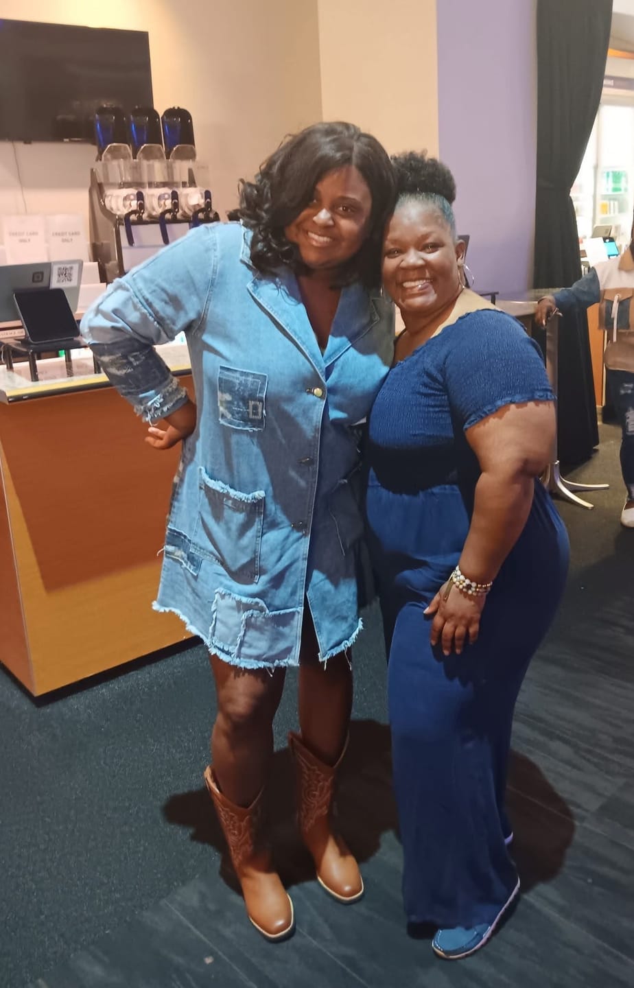 Customer photo review of Sensationnel Cloud9 Glueless What Lace 13x6 HD Lace Front Wig - LATISHA