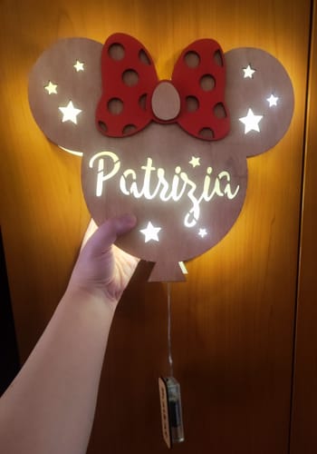 Customer photo review of Lampada Minnie a Parete con Nome Personalizzato