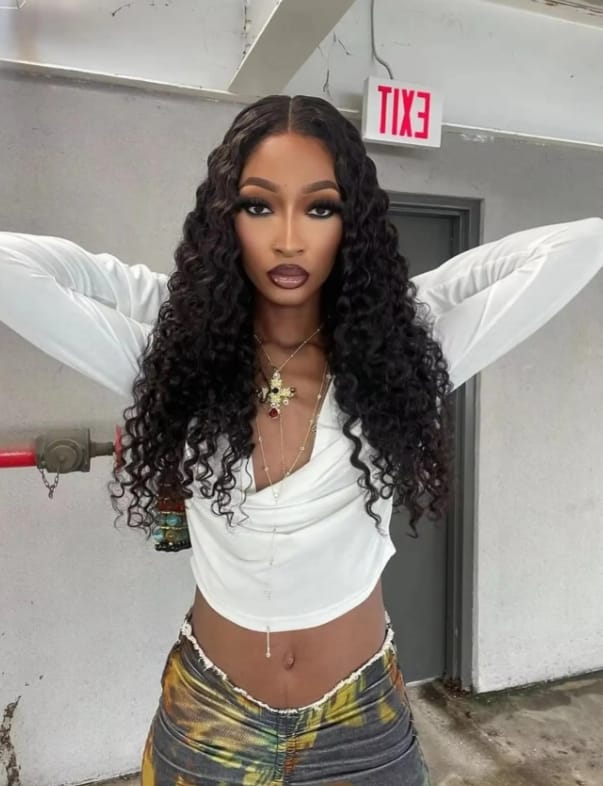 Customer photo review of MORE FACE Deep Wave Curly Human Hair Wigs 13x4 13x6 Transparent Lace Front Human Hair Wigs