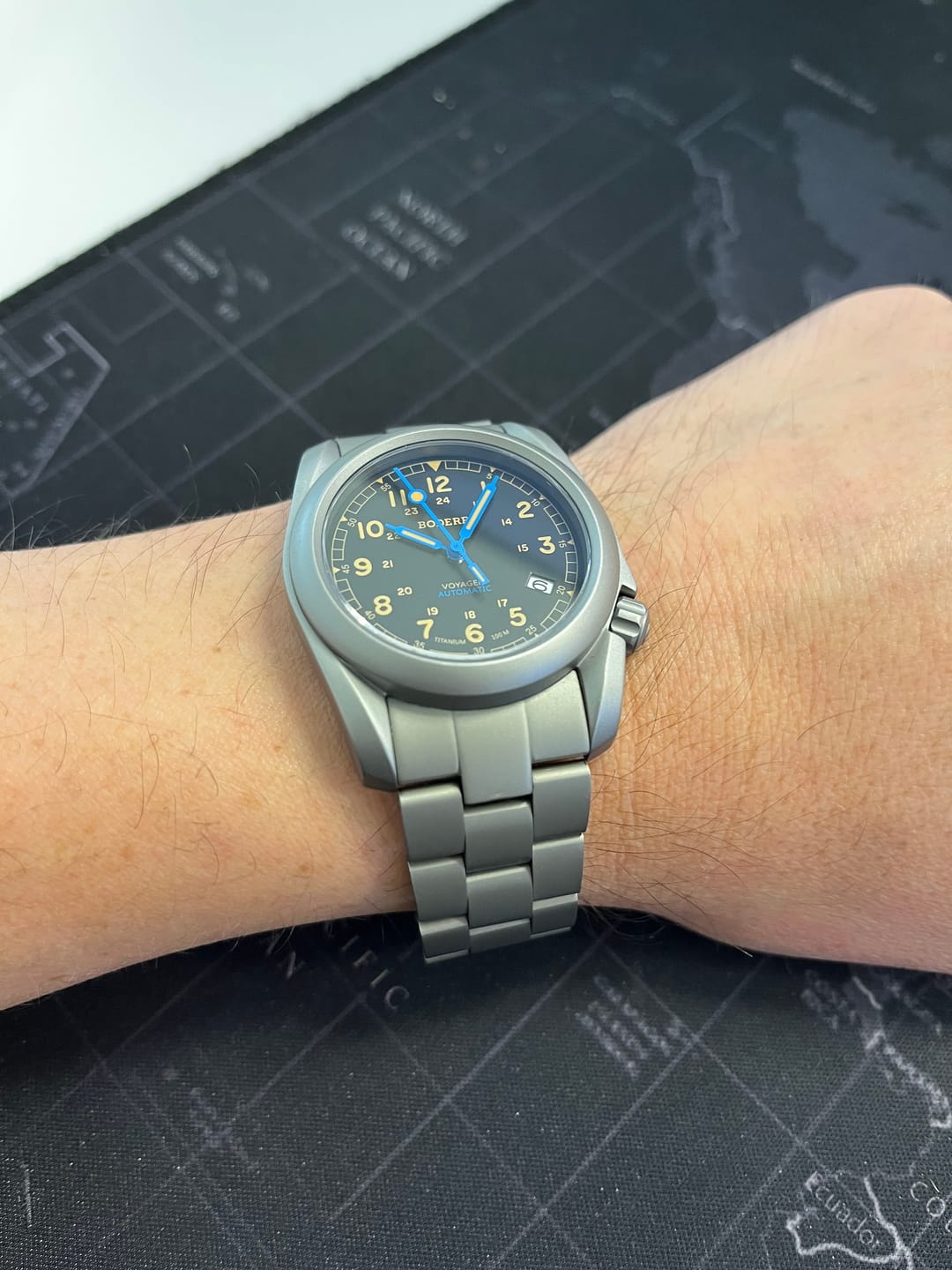 Customer photo review of VOYAGER - 100M Waterproof Titanium Automatic Field Watch | Vintage Noir-bracelet